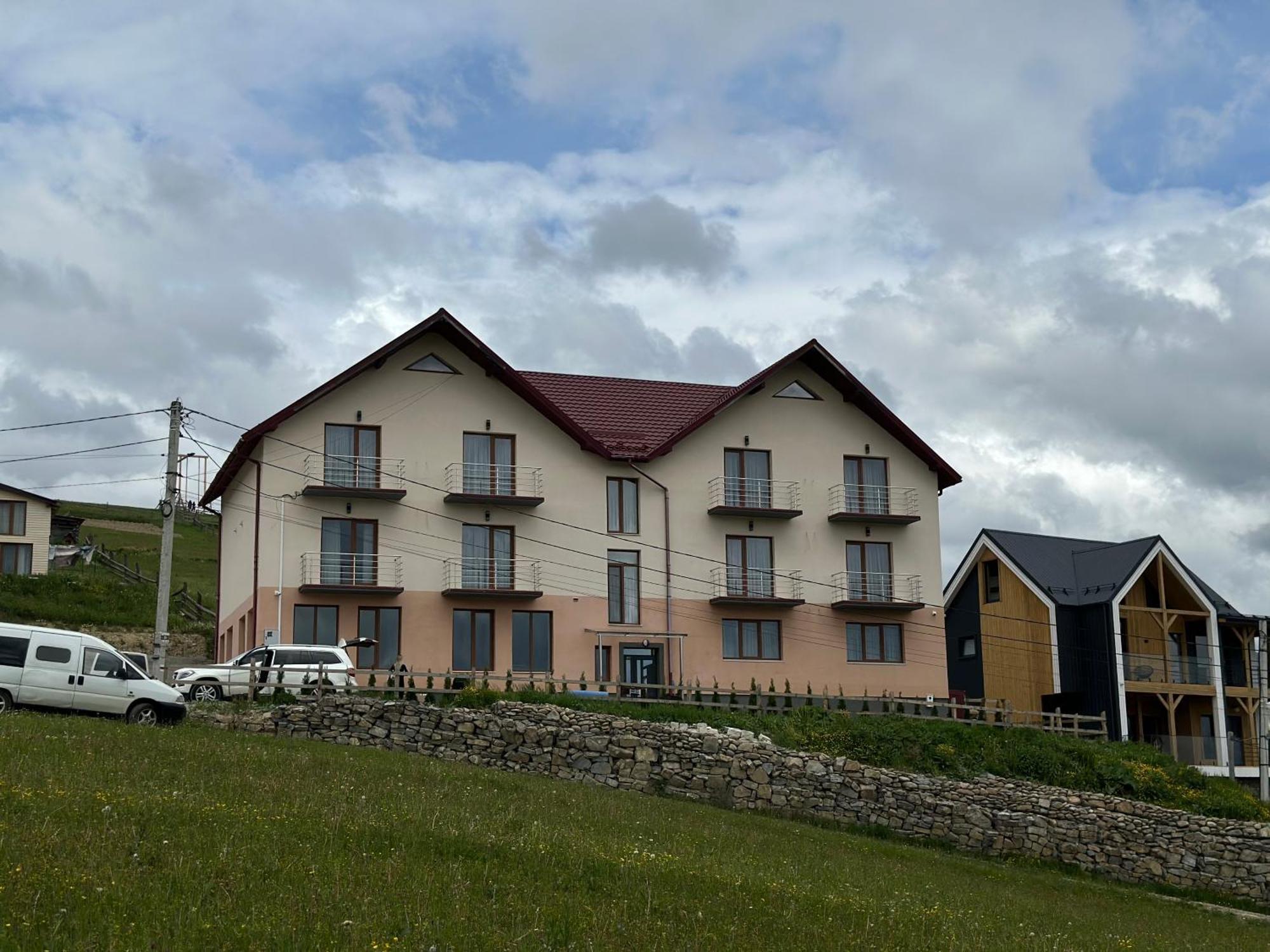 Hotel шепіт лісу
