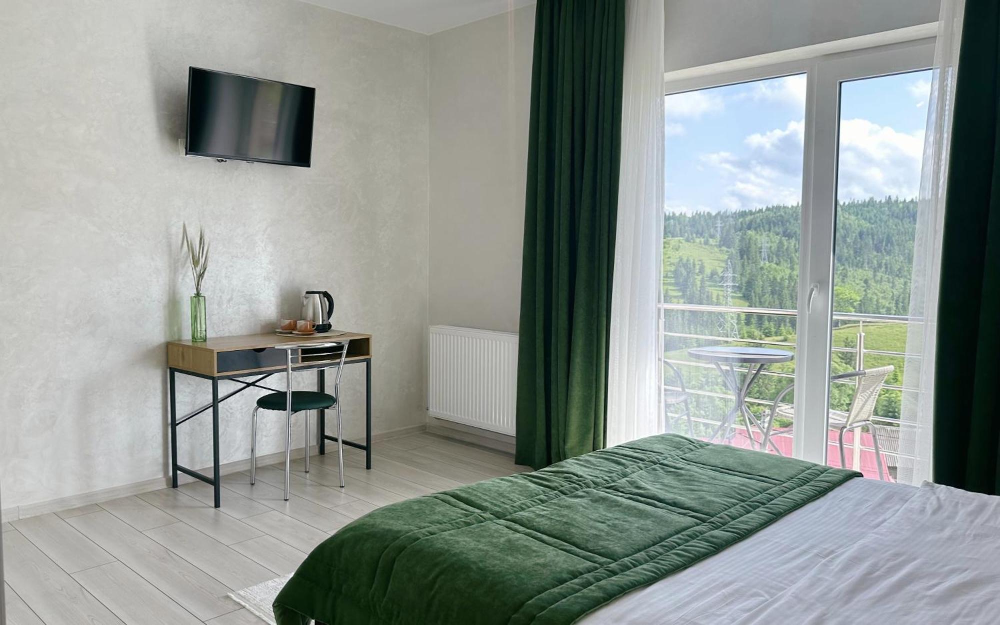 шепіт лісу Hotel