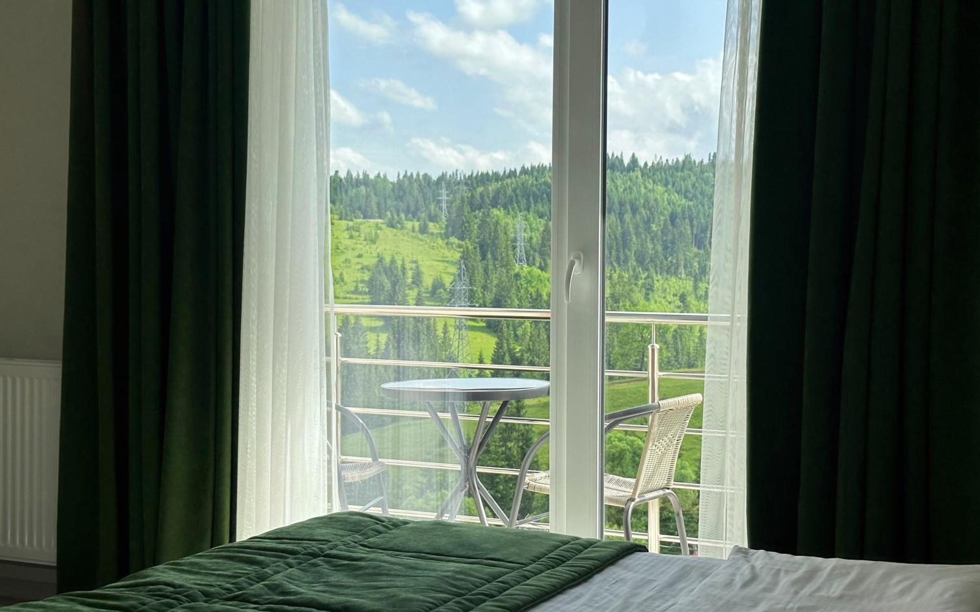 шепіт лісу Hotel