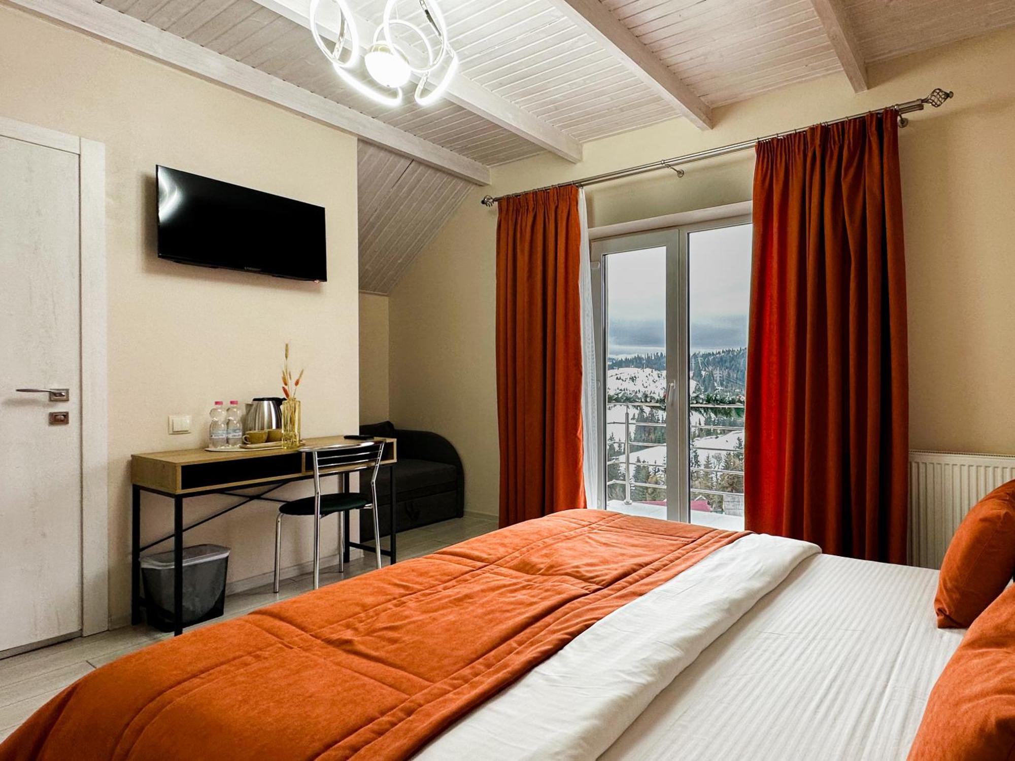 шепіт лісу Hotel