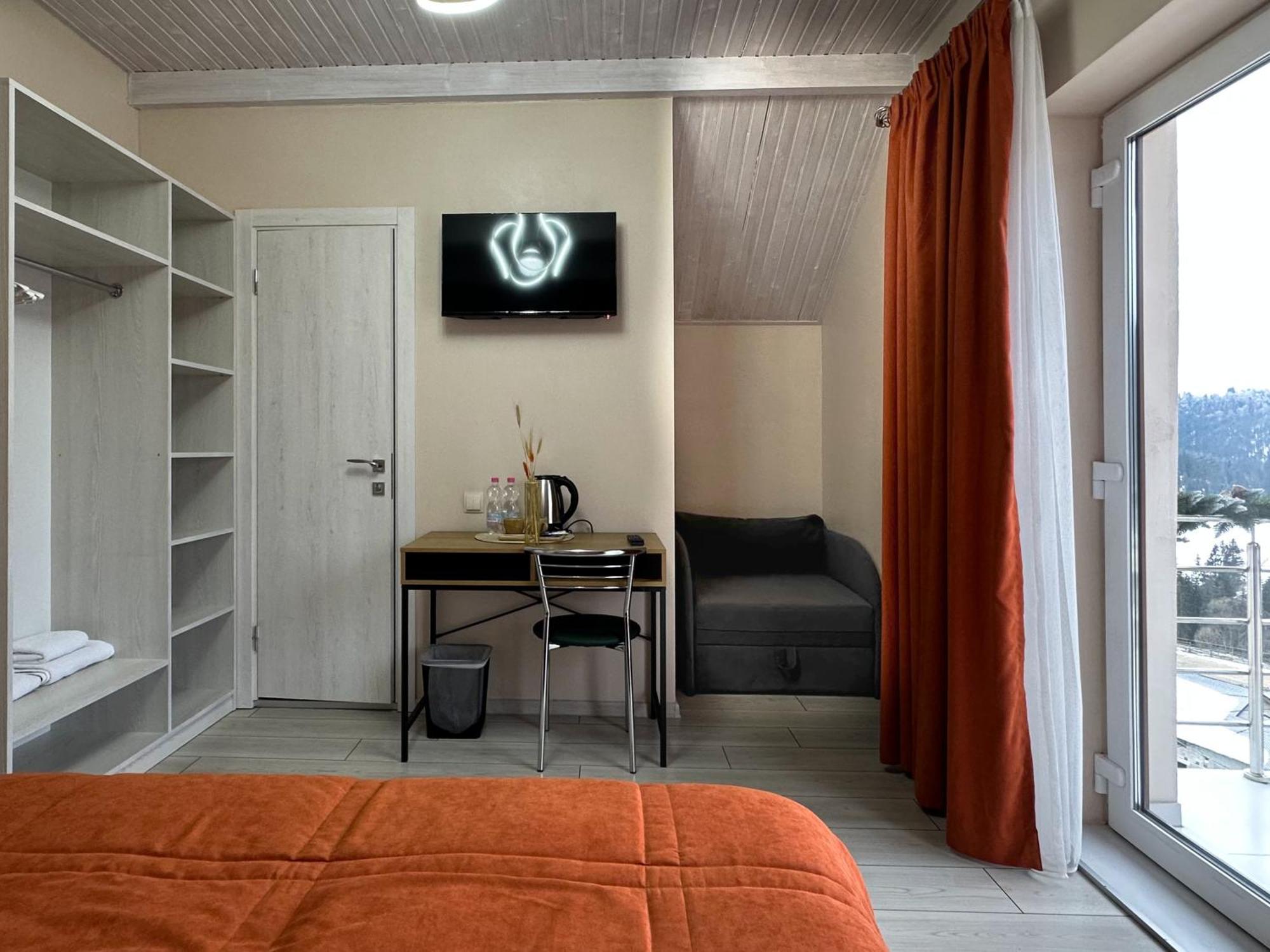 шепіт лісу Hotel *